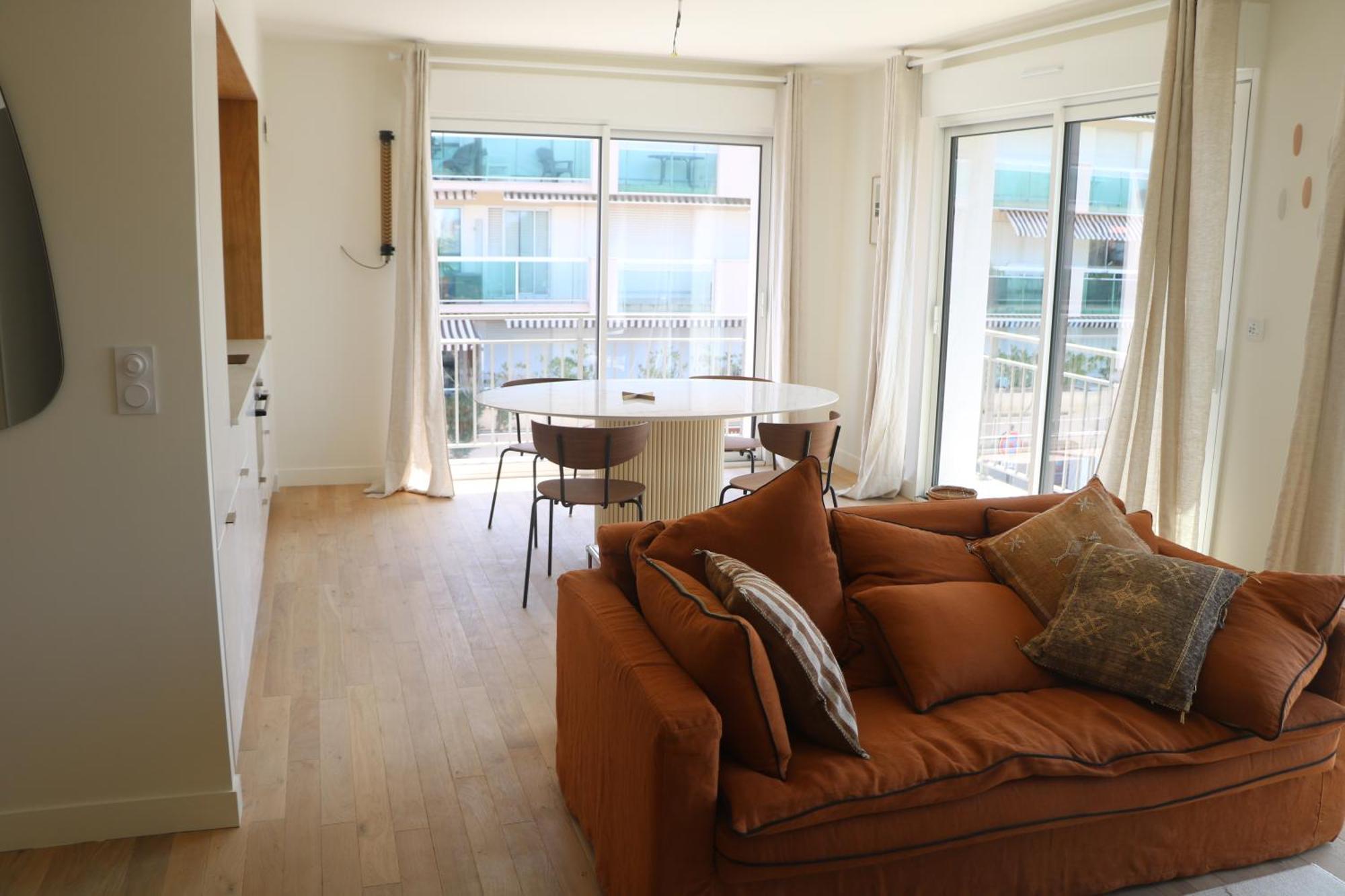 Appartement 2 Chambres, Neuf, Au Coeur Du Moulleau, *